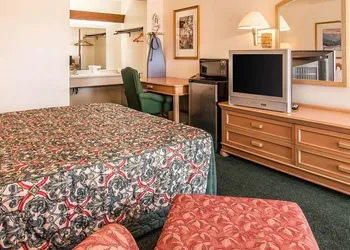 Ashland Valley Inn hotel thumbnail 6