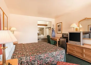 Ashland Valley Inn hotel thumbnail 8