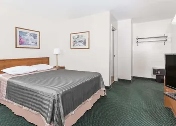 Travelodge by Wyndham Grants Pass hotel thumbnail 7