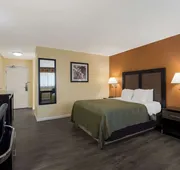 Quality Inn & Suites Medford Airport hotel detail image 5