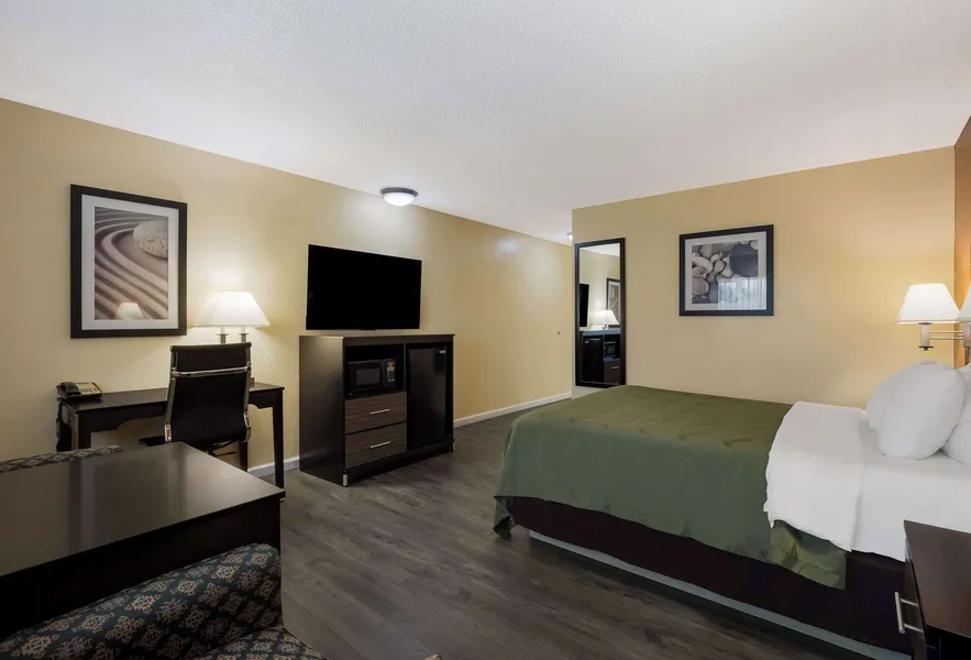 Quality Inn & Suites Medford Airport hotel detail image 6