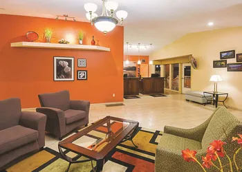 La Quinta Inn & Suites by Wyndham Woodburn hotel thumbnail 4