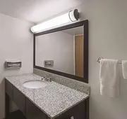 La Quinta Inn & Suites by Wyndham Woodburn hotel detail image 5