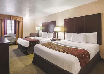La Quinta Inn & Suites by Wyndham Woodburn hotel thumbnail 7