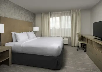 Doubletree by Hilton Salem hotel thumbnail 6