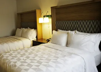 Holiday Inn Salem by IHG hotel thumbnail 7