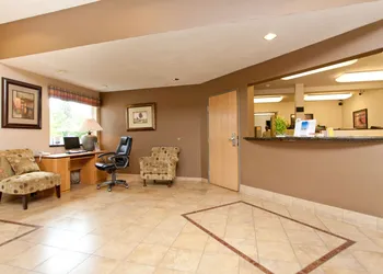 Super 8 by Wyndham Woodburn hotel thumbnail 3