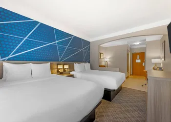 Comfort Suites Salem hotel thumbnail 4