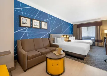 Comfort Suites Salem hotel thumbnail 6