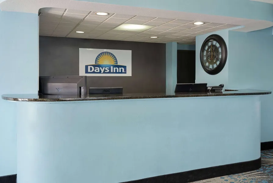 Days Inn by Wyndham Neenah hotel detail image 2