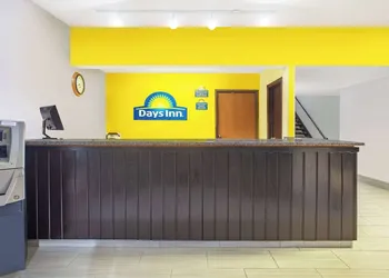 Days Inn by Wyndham Fond du Lac hotel thumbnail 3