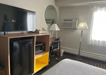 Days Inn by Wyndham Fond du Lac hotel thumbnail 6