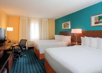 Wingate by Wyndham Oshkosh hotel thumbnail 6