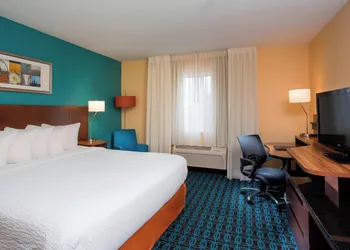 Wingate by Wyndham Oshkosh hotel thumbnail 7