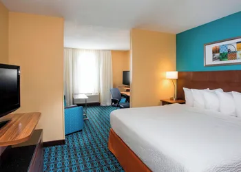 Wingate by Wyndham Oshkosh hotel thumbnail 8