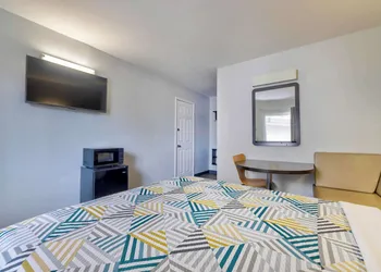 Motel 6 Oshkosh, WI hotel thumbnail 4