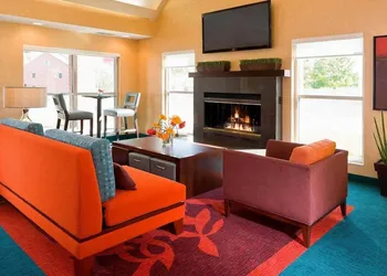 MainStay Suites Appleton Airport - Fox River Mall Area hotel thumbnail 4