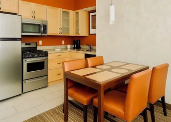 MainStay Suites Appleton Airport - Fox River Mall Area hotel thumbnail 6