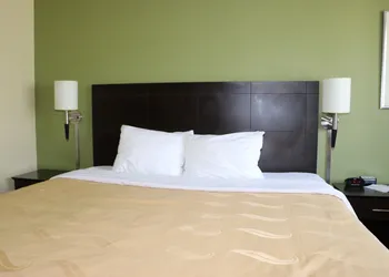 Quality Inn Evansville Eastland Area hotel thumbnail 5