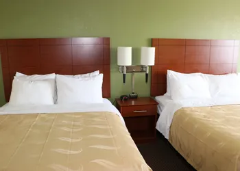 Quality Inn Evansville Eastland Area hotel thumbnail 6