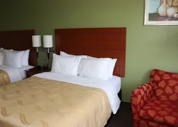 Quality Inn Evansville Eastland Area hotel thumbnail 7