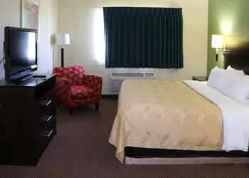 Quality Inn Evansville Eastland Area hotel thumbnail 8