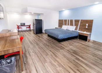 One Life Studios hotel thumbnail 3