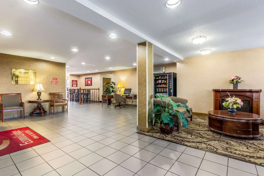 Econo Lodge Inn & Suites Evansville East hotel detail image 2