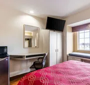 Econo Lodge Inn & Suites Evansville East hotel detail image 7