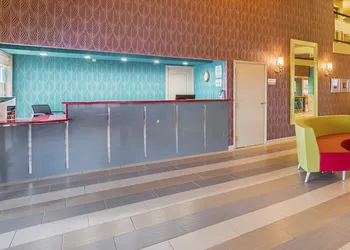 Clarion Inn & Suites Evansville Eastland Area hotel thumbnail 6
