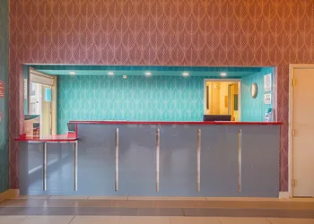 Clarion Inn & Suites Evansville Eastland Area hotel thumbnail 7