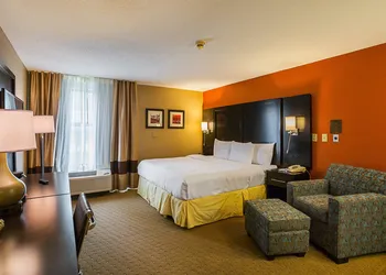 Clarion Inn & Suites Evansville Eastland Area hotel thumbnail 8