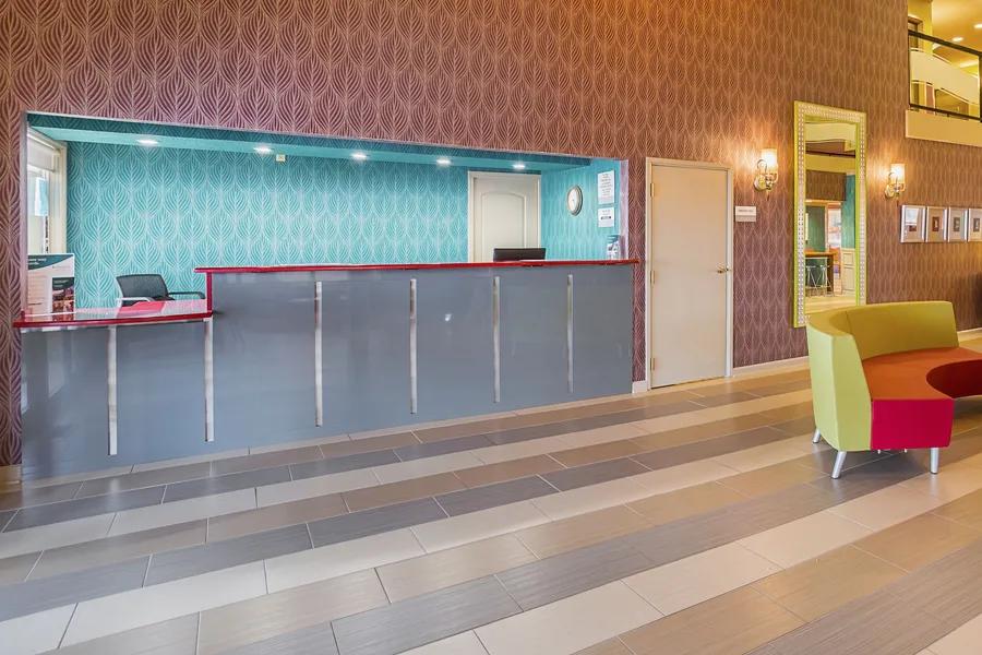Clarion Inn & Suites Evansville Eastland Area hotel detail image 6