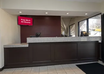 Red Roof Inn Warrenton hotel thumbnail 3