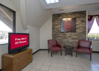 Red Roof Inn Warrenton hotel thumbnail 4
