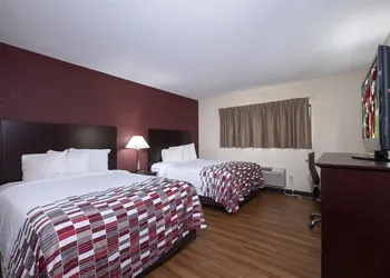 Red Roof Inn Warrenton hotel thumbnail 8
