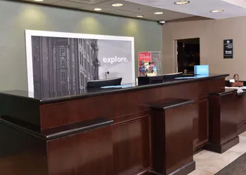 Hampton Inn & Suites Alexandria hotel thumbnail 2