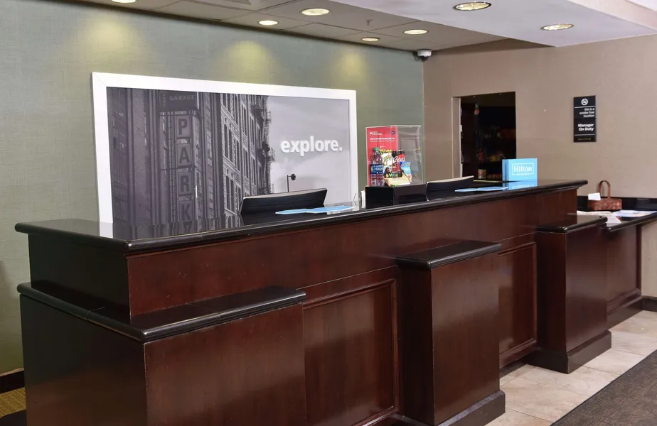 Hampton Inn & Suites Alexandria hotel detail image 2