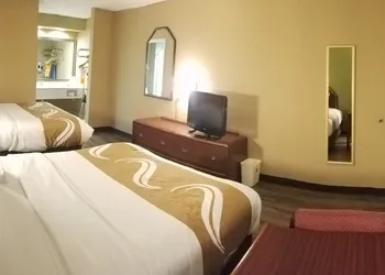 Quality Inn Alexandria hotel thumbnail 7