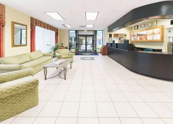 Days Inn by Wyndham Luray Shenandoah hotel thumbnail 2