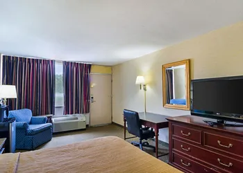 Quality Inn Shenandoah Valley hotel thumbnail 8