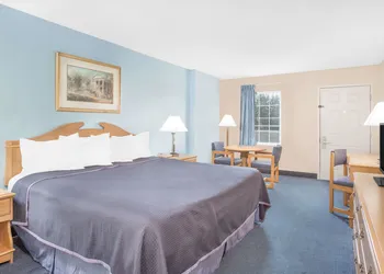 Howard Johnson by Wyndham Staunton hotel thumbnail 6