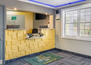 Quality Inn Waynesboro - Skyline Drive hotel thumbnail 2