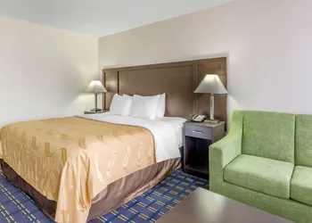 Quality Inn Waynesboro - Skyline Drive hotel thumbnail 7
