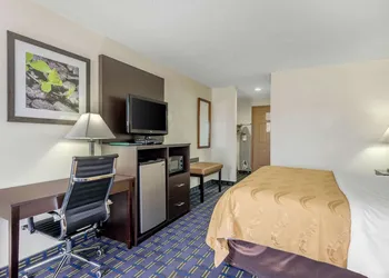 Quality Inn Waynesboro - Skyline Drive hotel thumbnail 8