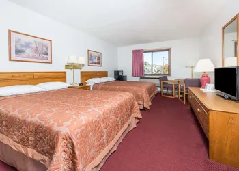 Super 8 by Wyndham Front Royal Near Shenandoah National Park hotel thumbnail 6