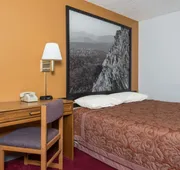 Super 8 by Wyndham Front Royal Near Shenandoah National Park hotel detail image 7