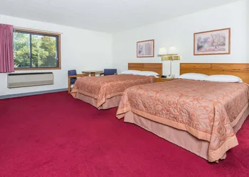 Super 8 by Wyndham Front Royal Near Shenandoah National Park hotel thumbnail 8