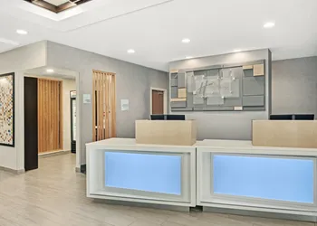 Holiday Inn Express Hotel & Suites Culpeper by IHG hotel thumbnail 2