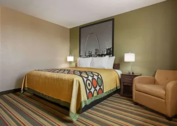 Super 8 by Wyndham Sikeston/Miner Area hotel thumbnail 5